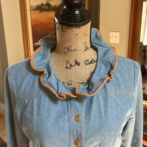 Sundance Denim Ruffle Shirt(wire insert to hold Ruffle in place. Size 4. - Picture 2 of 7